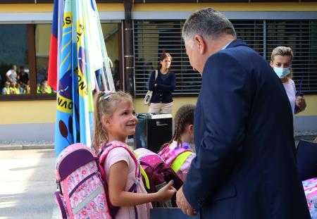 SPREJEM PRVOŠOLČKOV CERKNICA 20 FOTO LJUBO VUKELIČ